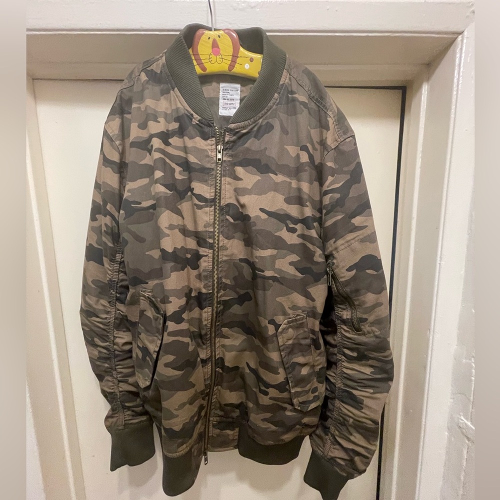 Mens H&M Divided camo camouflage bomber jacket flight Large
